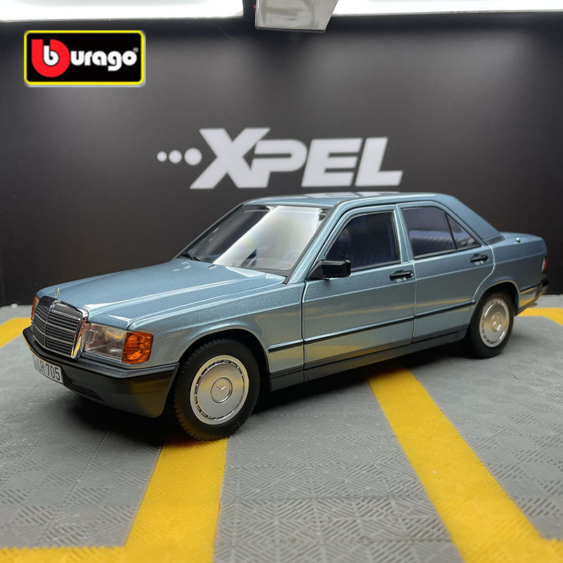Model Kit Alfa Romeo - Bbugo 1:24 메르세데스-벤츠 190 E 2.6